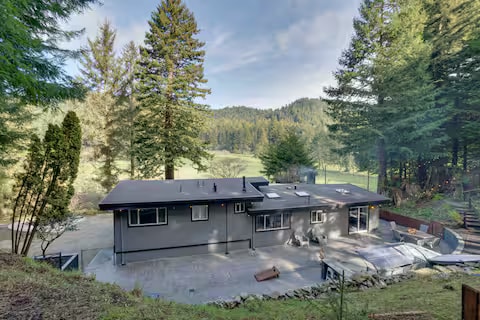 Redwood Retreat property photo 18