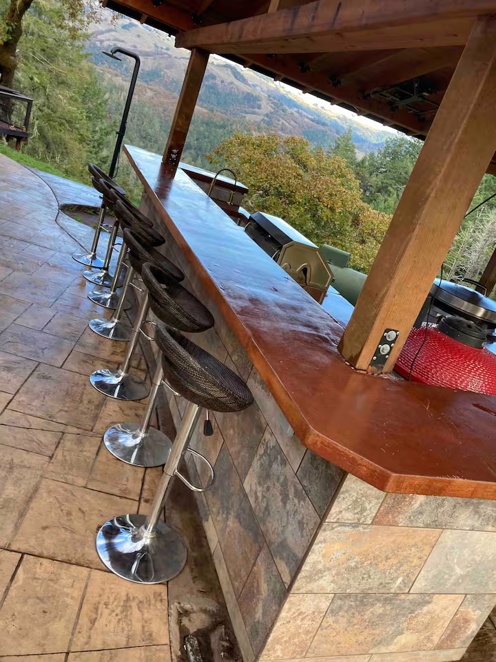 Hobbit House outdoor bar overlooking the valley
